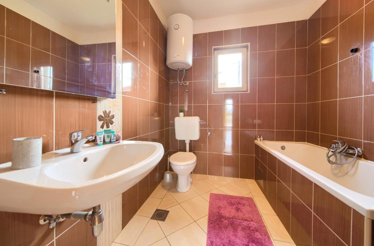 Rasopasno Apartment With Terrace And Private Parking Екстер'єр фото
